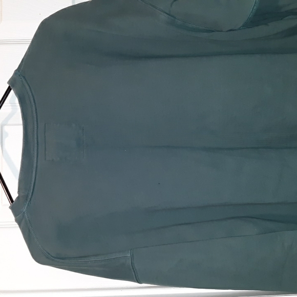 American Eagle Relaxed/Distressed Crew Neck Sweatshirt 2021 - Picture 13 of 14